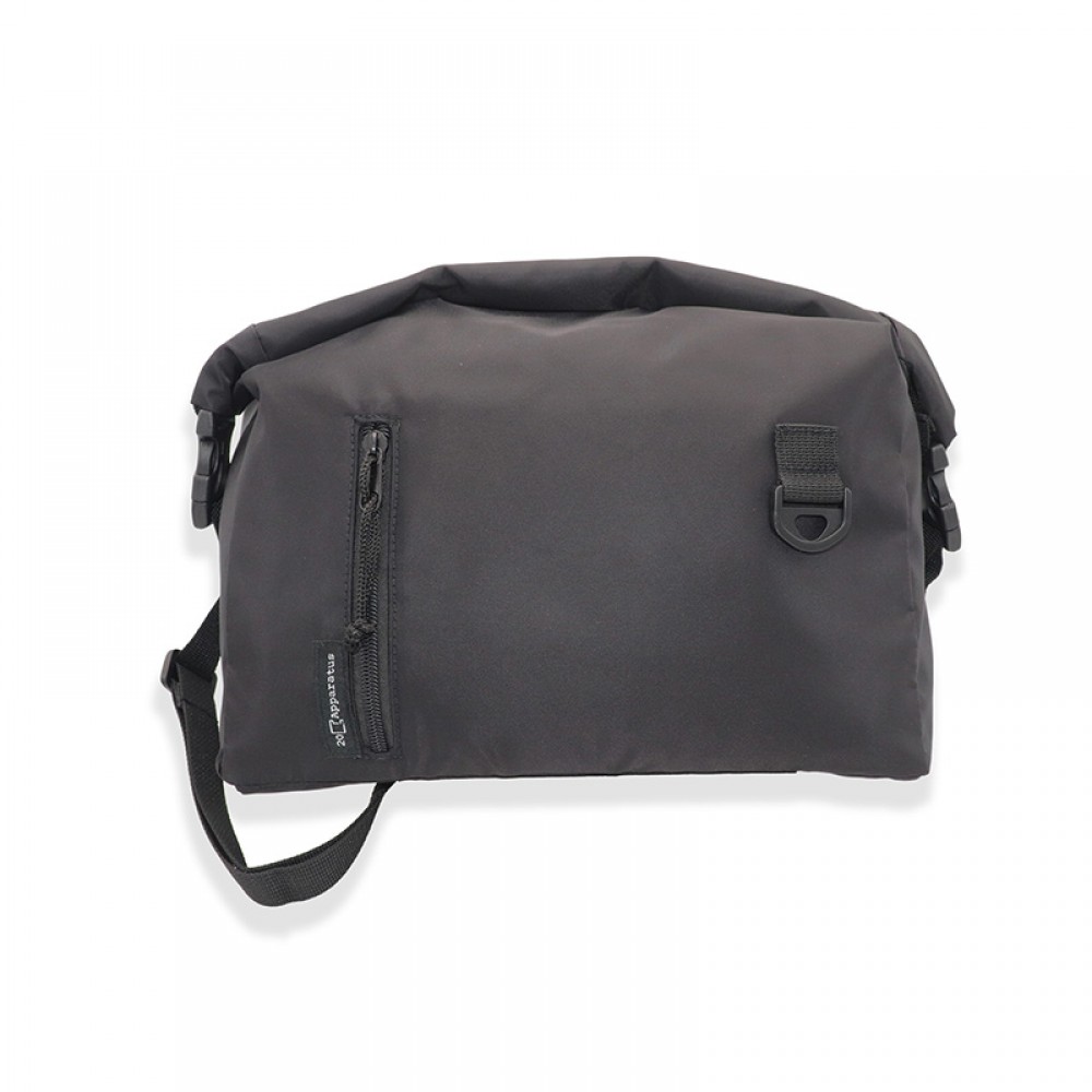 20C Apparatus - Gyo 捲頂肩袋/ 捲袋/ 斜咩袋 - Gyo Roll-Top Shoulder Bag - 黑色 20C Apparatus - Gyo 捲頂肩袋/ 捲袋/ 斜咩袋 - Gyo Roll-Top Shoulder Bag - 黑色