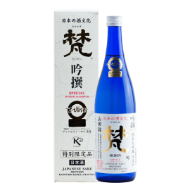 梵 吟撰 純米大吟釀  720ml禮盒裝 這款清酒原是酒造因日本皇室愛子公主誕生的特別製作酒款 吟撰的味道像是在平穩的香味中帶著一絲如葡萄和柚子般輕微苦澀的辛口酒 味道散發著熟成酒獨特的沉穩香氣 口感滑順 米味溫和 餘韻悠長 日本製造 平行進口貨品  Born Ginsen Special Junmai Daiginjo 720ml/Gift Box Made in Japan Parallel Import goods