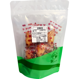 椰蓉酥角 155g獨立小包裝 (+/−8g) (約 11-12粒) 新年必嘗的美味 中國傳統的酥皮點心 小小的三角形象徵著三角財 意味著財源廣進 財運亨通 顏色是金黃色代表著金玉滿堂 吉祥如意 代表著熱情和活力 它的名字寓意著新年的祝福和喜悅 平行進口產品  Coconut Crispy 155g/Bag (+/−8g) (about 11 to 12pcs) Parallel import goods