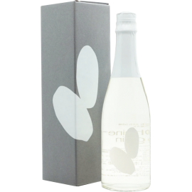 Ohmine 大嶺酒造 2粒米 火入山田錦 720ml禮盒裝 IWC2023 銀獎 味道甜美像白桃一樣的醇厚香氣 適合配搭刺身 壽司 白身魚等比較鮮味食物的餐中酒  使用弁天池的湧泉水釀酒 配合精米出品帶有濃醇的果香 酒體呈清澈透明狀 入口順喉幼滑  日本製造 平行進口貨品  Ohmine 2grain Yamada Nishiki 720ml/Gift Box Made in Japan Parallel Import goods