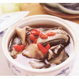 寧夏紅杞子 150g包裝 (+/−8g) 地道寧夏杞子為深紅色類紡錘形 略扁 果肉肉質柔潤而有粘性 味甜 微酸 夥粒大 清甜無渣 味香 清肝明目 加入日常保健湯水中以達補肝益腎的效果 平行進口貨品  Dried Wolfberry 150g/Bag (+/−8g) Parallel Import goods