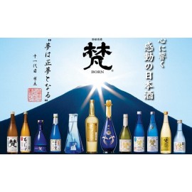 梵 Gold 無濾過 純米大吟釀 720ml瓶裝 未經過濾的純米大吟釀的生酒是在-10°C的冰溫下陳化長達1年 在出廠前已進行熱處理 熟成過後的金黃色酒液 美妙的淺金色 清澈的氣味以及清爽而濃郁的味道 淡花香及梨子香氣味道 酒質圓潤 日本製造 平行進口貨品  Born Gold Unfiltered Junmai Daiginjo 720ml/Bottle Made in Japan Parallel Import goods