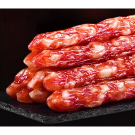 本地老師傅 特製三花臘腸王 600g包裝 (+/−10g) (約10 - 12條) 入秋必備必食 正所謂秋風起食臘味 三花臘腸王選用優質豬肉製造 臘腸味道出衆 脆薄腸衣 味道甘香 肉汁香濃 秋風漸漸涼意 真係好想食阿媽臘味小菜 香港製造 Local Master Smoked Sweet Pork Chinese Sausage 600g/bag (+/−10g) (about 10 to 12pcs) Made in Hong Kong