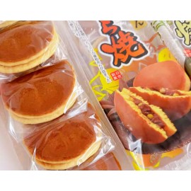 日吉製菓 直燒栗子銅鑼燒 300g包裝 (5個裝) 日本和菓子點心之一 外有軟綿綿鬆餅 內有粒粒栗子內餡 香濃飽滿 栗子甜蜜可口 口感綿密濕潤 無敵不敗甜點 日本製造 平行進口貨品  Hiyoshi Chestnut Dorayaki Cake 300g/bag (5pcs) Made in Japan Parallel Import goods