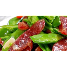 本地老師傅 特製三花臘腸王 600g包裝 (+/−10g) (約10 - 12條) 入秋必備必食 正所謂秋風起食臘味 三花臘腸王選用優質豬肉製造 臘腸味道出衆 脆薄腸衣 味道甘香 肉汁香濃 秋風漸漸涼意 真係好想食阿媽臘味小菜 香港製造 Local Master Smoked Sweet Pork Chinese Sausage 600g/bag (+/−10g) (about 10 to 12pcs) Made in Hong Kong