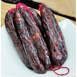 本地老師傅 特製鮮鵝肝潤腸 600g包裝 (+/−10g) (約10 - 12條) 入秋必備必食 正所謂秋風起食臘味 鮮鵝肝腸選用優質鵝肝製造 鵝肝味道出衆 脆薄腸衣 味道甘香 肉汁香濃 秋風漸漸涼意 真係好想食阿媽臘味小菜 香港製造  Local Master Fresh Foie Gras Chinese Sausage 600g/bag (+/−10g) (about 10 to 12pcs) Made in Hong Kong