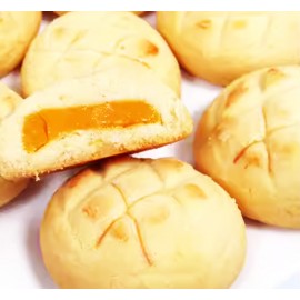 軟心醬爆曲奇餅 (鹹蛋味) 10個獨立包裝 這款曲奇餅的外型也很可愛 像小菠蘿包一樣 外層酥脆 內裡鬆軟 每一口都充滿了鹹甜的滋味 讓你欲罷不能 無論是作為早餐 點心 下午茶 還是宵夜 都能滿足你的味蕾 平行進口產品  Soft Cookies (Salted Egg Flavor) 10 Individual packs Parallel import goods