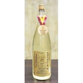 梵 Gold 無濾過 純米大吟釀 720ml瓶裝 未經過濾的純米大吟釀的生酒是在-10°C的冰溫下陳化長達1年 在出廠前已進行熱處理 熟成過後的金黃色酒液 美妙的淺金色 清澈的氣味以及清爽而濃郁的味道 淡花香及梨子香氣味道 酒質圓潤 日本製造 平行進口貨品  Born Gold Unfiltered Junmai Daiginjo 720ml/Bottle Made in Japan Parallel Import goods