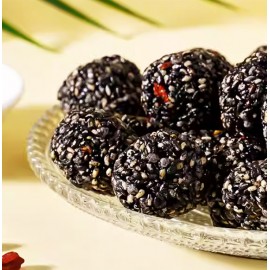 台灣手工紅棗枸杞阿膠黑芝麻丸 150g/罐裝 (15粒入) 自然療癒 健康滋養 選用最頂級黑芝麻 用傳統技術保留原有功效同營養 女士養生凍齡寶物 又有益又健康零食 全力推介 台灣製造 平行進口產品 Taiwanese Handmade Red dates and Goji Berries and Donkey-hide Gelatin and Black Sesame Pills 150g/Bottle (15pcs) Made in Taiwan Parallel import goods