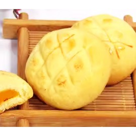 軟心醬爆曲奇餅 (鹹蛋味) 10個獨立包裝 這款曲奇餅的外型也很可愛 像小菠蘿包一樣 外層酥脆 內裡鬆軟 每一口都充滿了鹹甜的滋味 讓你欲罷不能 無論是作為早餐 點心 下午茶 還是宵夜 都能滿足你的味蕾 平行進口產品  Soft Cookies (Salted Egg Flavor) 10 Individual packs Parallel import goods