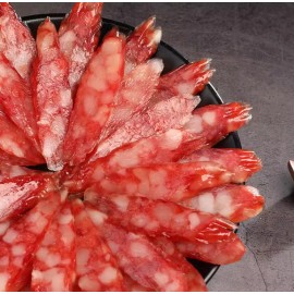 本地老師傅 特製三花臘腸王 600g包裝 (+/−10g) (約10 - 12條) 入秋必備必食 正所謂秋風起食臘味 三花臘腸王選用優質豬肉製造 臘腸味道出衆 脆薄腸衣 味道甘香 肉汁香濃 秋風漸漸涼意 真係好想食阿媽臘味小菜 香港製造 Local Master Smoked Sweet Pork Chinese Sausage 600g/bag (+/−10g) (about 10 to 12pcs) Made in Hong Kong