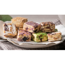 雜錦雪花酥 300g包裝 (5個口味 隨機出貨: Oreo、抹茶、蔓越莓、朱古力、彩虹) 新款熱爆長期 No.1 顏值又美味 呢款雪花酥有鳥結糖嘅煙韌 加埋餅乾嘅香脆 好似棉花糖嘅鬆軟 傳統手工藝糕點 已經流晒口水 平行進口產品  Mixed Snowflake Crisp 300g/bag (5 flavors Random shipment: Oreo, Matcha, Cranberry, Chocolate, Rainbow) Parallel import goods