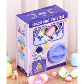 聖誕紙盒扭蛋機 (包括 6個扭蛋) 太空人款 (玩具公仔隨機) 唔洗再出街扭啦 聖誕款 兒童紙盒6隻扭蛋機 操作簡單 驚喜多多 小朋友實鐘意 唔知道會扭出啲咩 過程中更加期待 平行進口產品  Christmas Paper Gachapon (includes 6 gachas) Astronaut design (Doll randomly) Parallel import goods