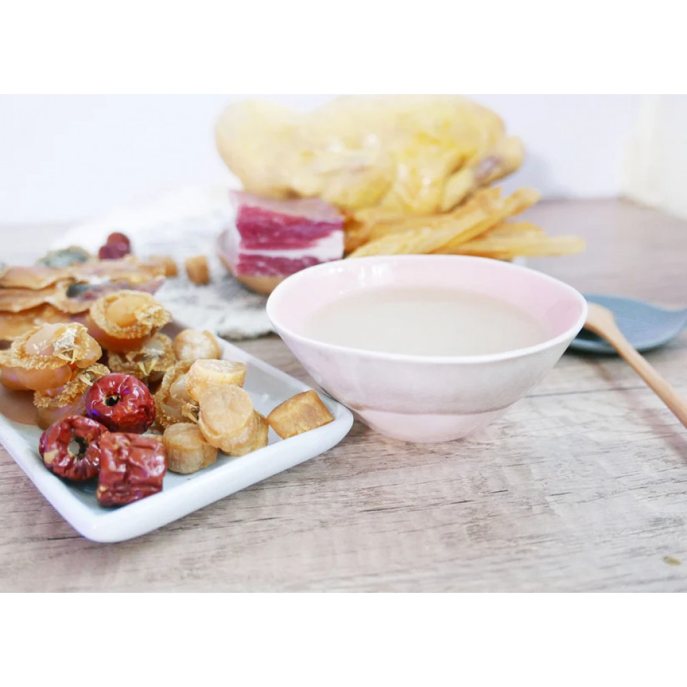 完美魔女．花膠瑤柱螺片鮑魚紅棗雞湯